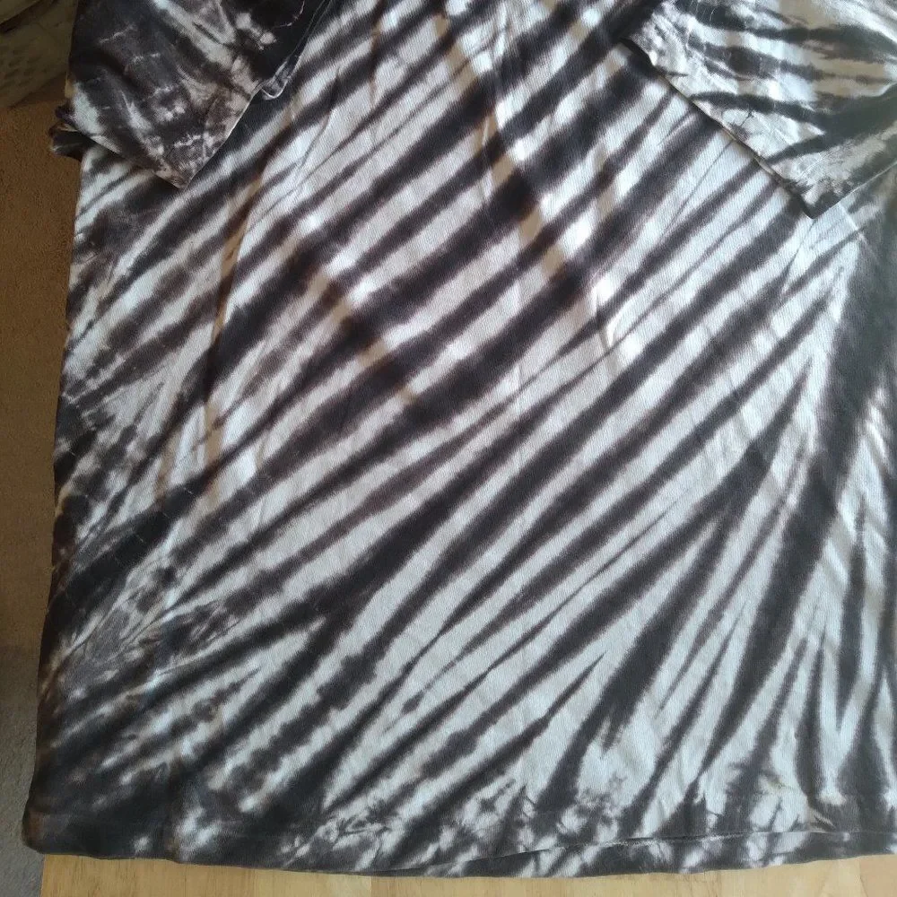 Vintage Animal Republic Survival Gear Zebra Tie Dye T-Shirt - Picture 8 of 9